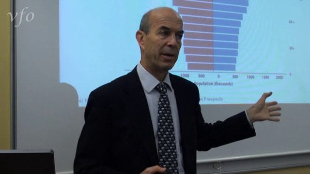 Professor Ian Golding giving lecture in Oxford